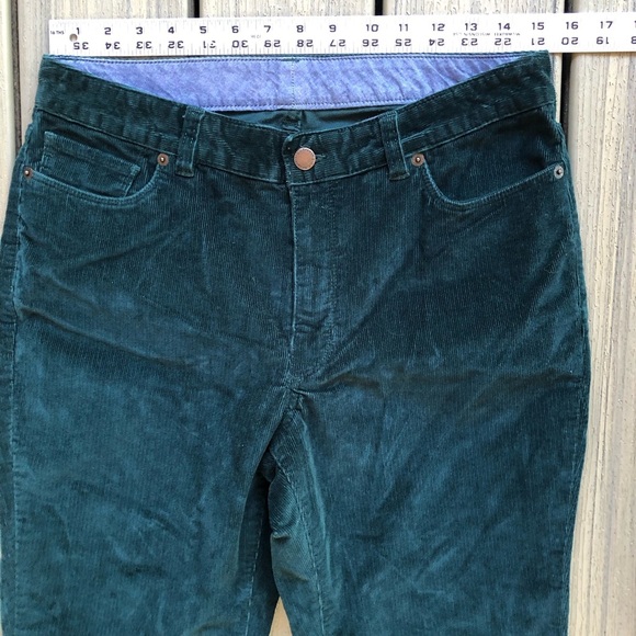 L.L. Bean Forest Green Corduroy Flare Classic 5 Pocket Pants Size 10 Regular - Picture 3 of 9